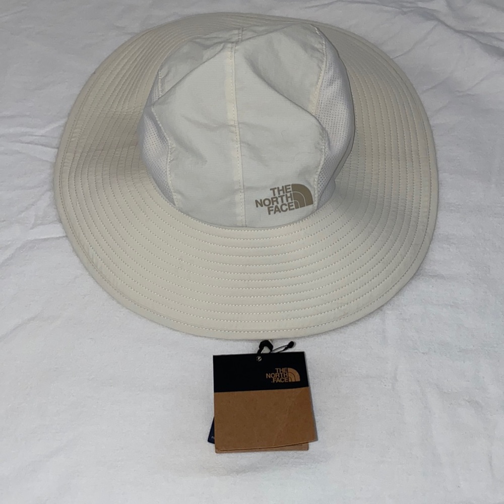 Unisex North Face Hat w/ Drawstring